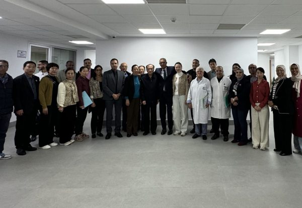 Visite de courtoisie de la délégation chinoise à l’Hôpital de Maternité Soussi